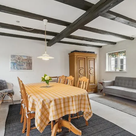 2 Bedroom Awesome In *