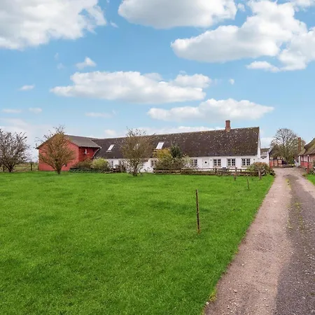 2 Bedroom Awesome In *